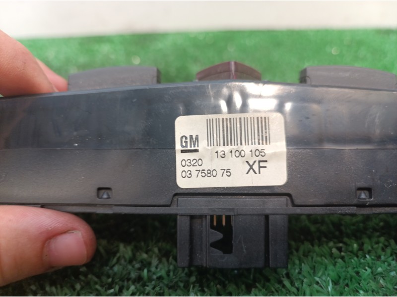 Recambio de warning para opel astra h berlina cosmo referencia OEM IAM 13100105 13100105 13100105