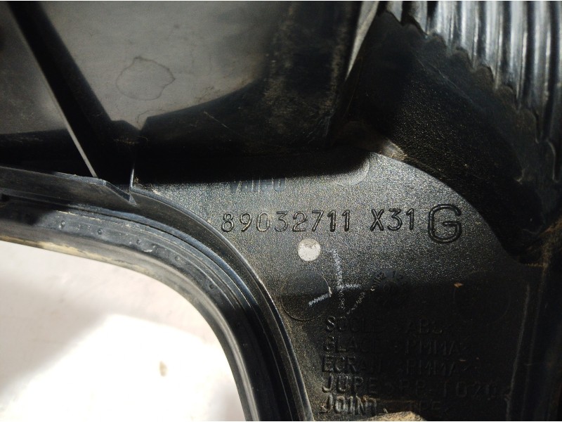 Recambio de piloto trasero izquierdo interior para citroën c5 berlina collection referencia OEM IAM 89032711X31 89032711X31 8903