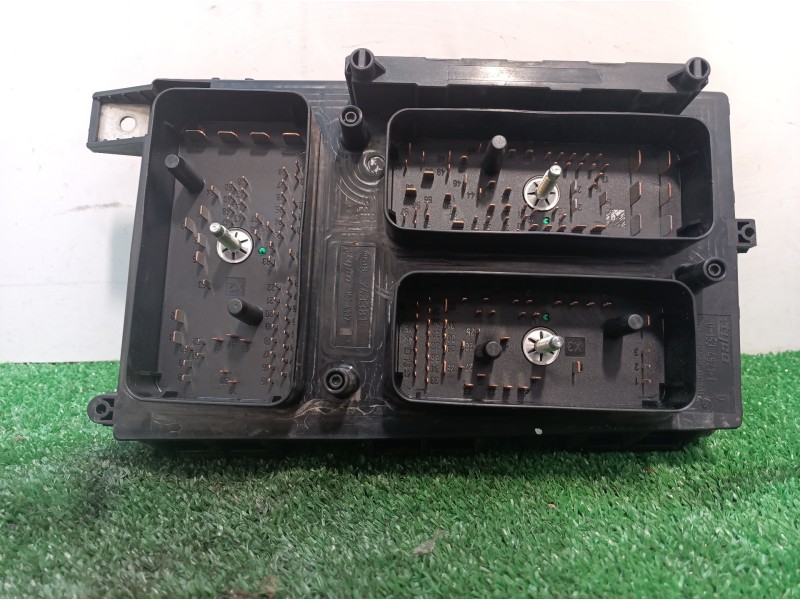Recambio de caja reles / fusibles para opel astra h berlina cosmo referencia OEM IAM 15349211 15349211 743381