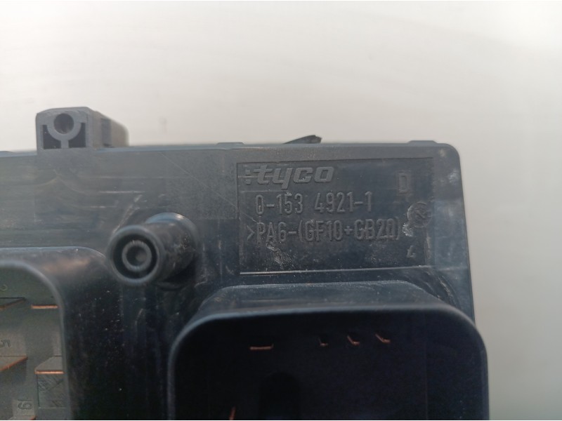 Recambio de caja reles / fusibles para opel astra h berlina cosmo referencia OEM IAM 15349211 15349211 743381