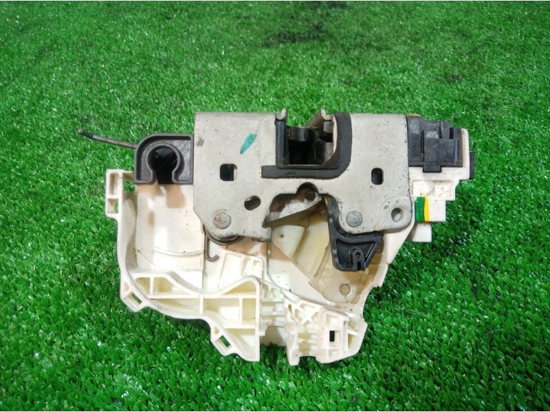 Recambio de cerradura puerta delantera izquierda para dodge journey sxt referencia OEM IAM P04589693AA P04589693AA P04589693AA