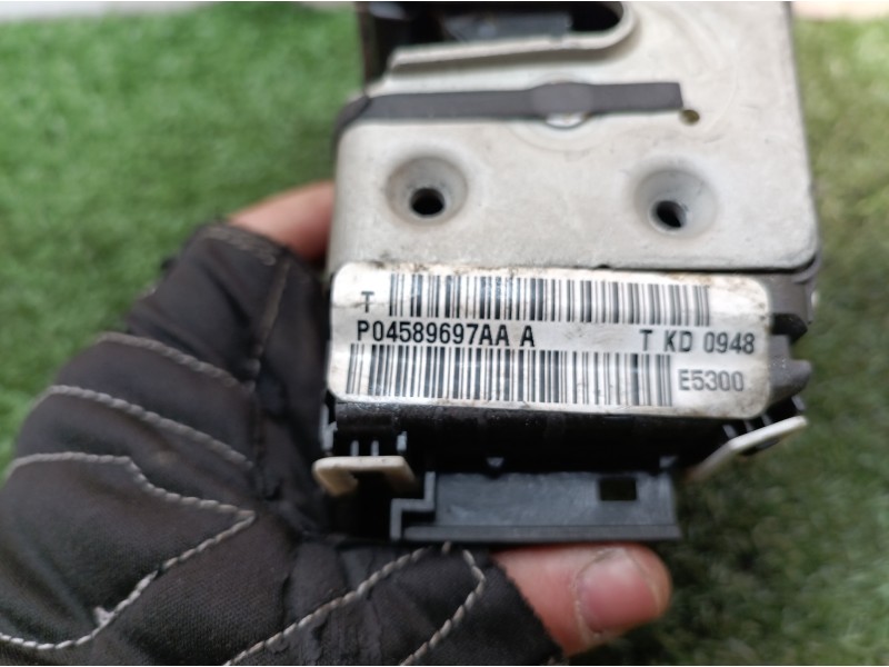 Recambio de cerradura puerta trasera izquierda para dodge journey sxt referencia OEM IAM P04589697AA P04589697AA P04589697