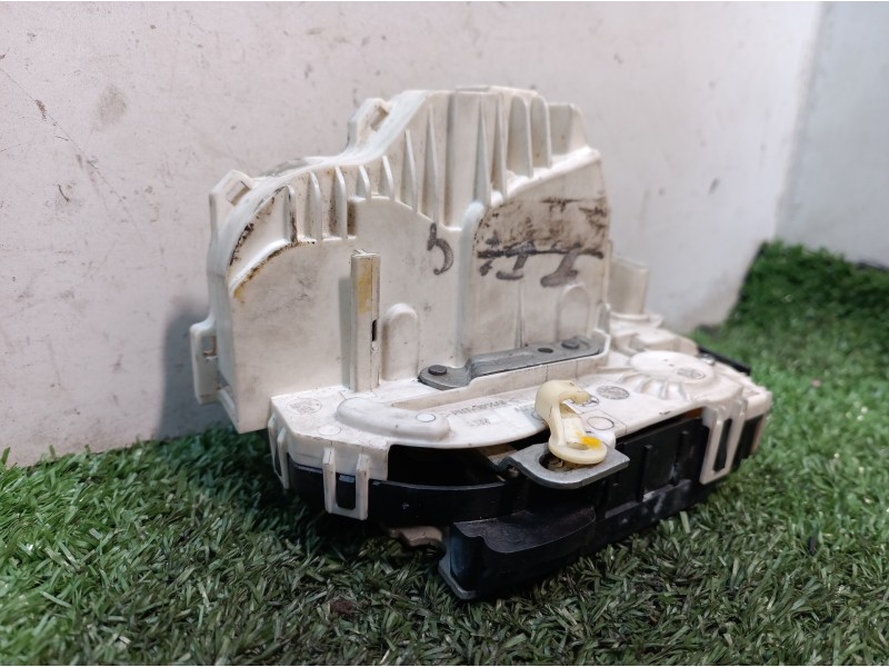 Recambio de cerradura puerta trasera izquierda para dodge journey sxt referencia OEM IAM P04589697AA P04589697AA P04589697