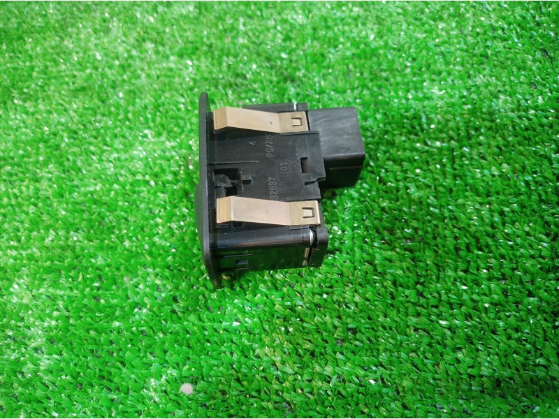 Recambio de mando elevalunas trasero derecho para dodge journey sxt referencia OEM IAM 04602531AE 04602531AE 04602531AE