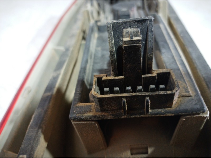 Recambio de piloto trasero derecho para citroën jumpy 2.0 hdi referencia OEM IAM   