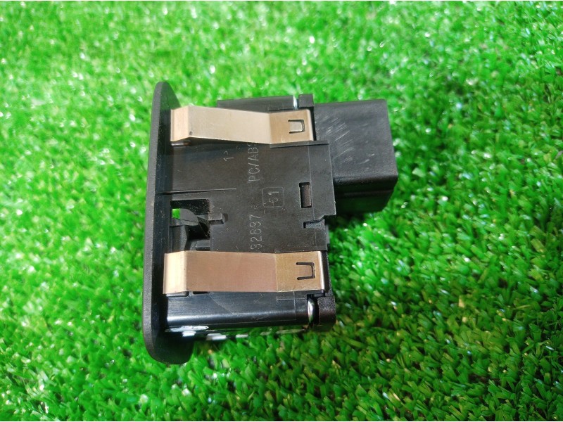 Recambio de mando elevalunas trasero izquierdo para dodge journey sxt referencia OEM IAM 04602531AE 04602531AE 04602531AE