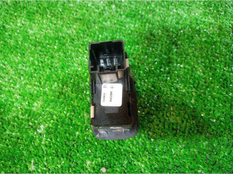 Recambio de mando elevalunas trasero izquierdo para dodge journey sxt referencia OEM IAM 04602531AE 04602531AE 04602531AE