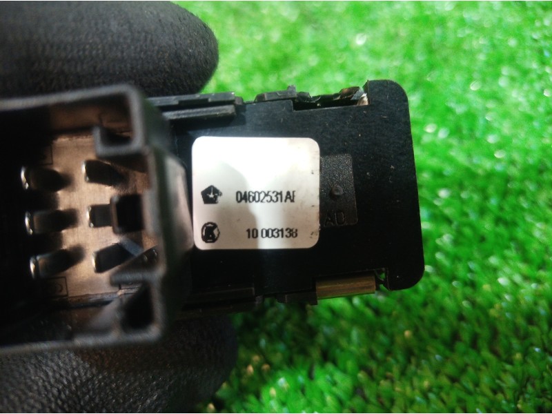 Recambio de mando elevalunas trasero izquierdo para dodge journey sxt referencia OEM IAM 04602531AE 04602531AE 04602531AE