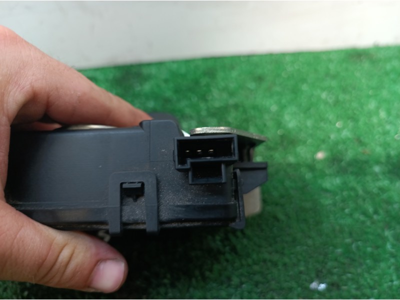 Recambio de cerradura maletero / porton para opel astra h berlina cosmo referencia OEM IAM 13117285 13117285 495058724