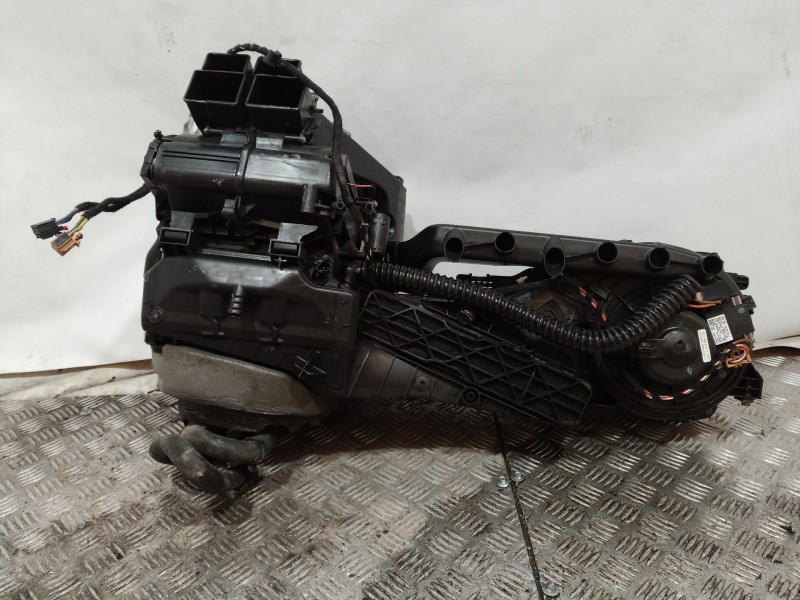 Recambio de calefaccion entera normal para skoda suberb (3t4) exclusive 4x4 referencia OEM IAM 3T1820003 3T1820003 3T1820003AA