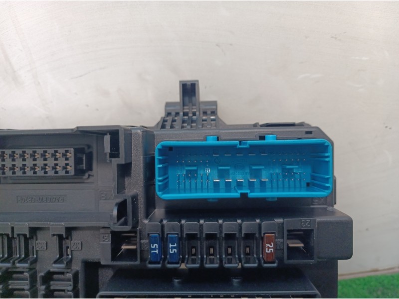 Recambio de caja reles / fusibles para opel astra h berlina cosmo referencia OEM IAM 13181278 13181278 5DK00866931