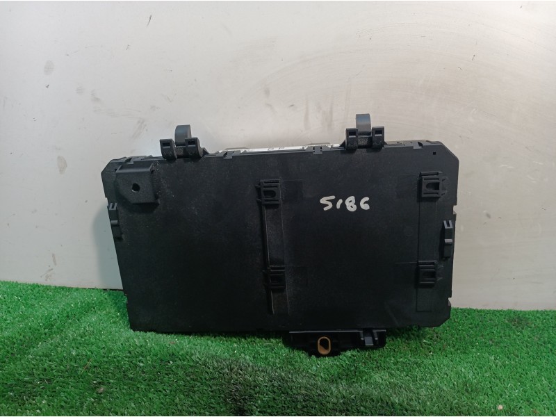Recambio de caja reles / fusibles para opel astra h berlina cosmo referencia OEM IAM 13181278 13181278 5DK00866931