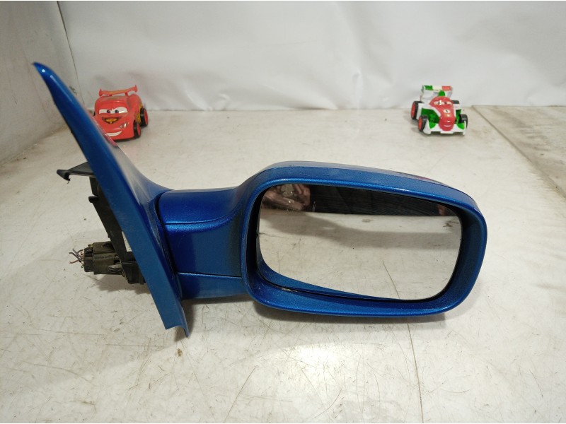 Recambio de retrovisor derecho para renault megane ii classic berlina 1.9 dci diesel referencia OEM IAM 011105 011105 011105