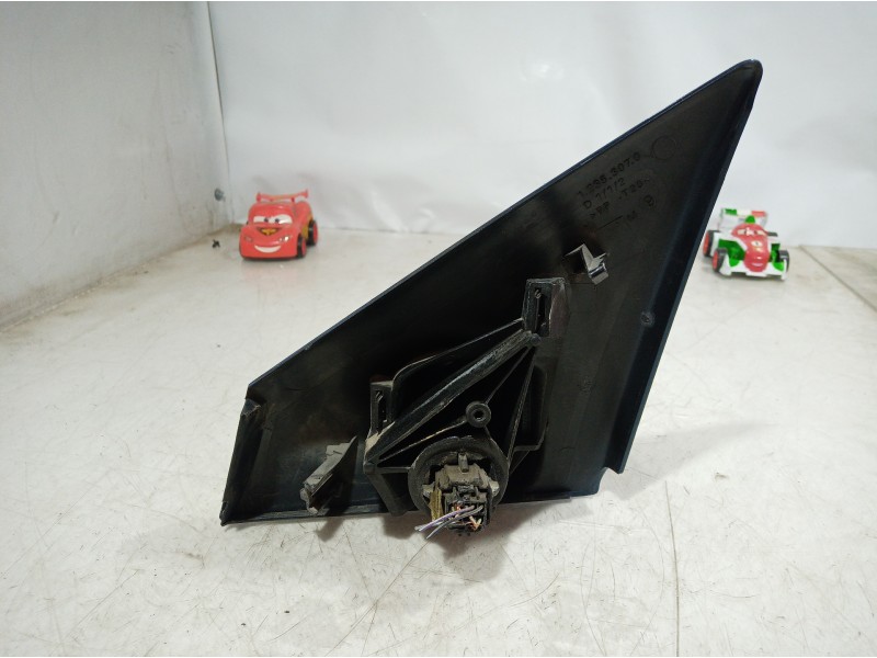 Recambio de retrovisor derecho para renault megane ii classic berlina 1.9 dci diesel referencia OEM IAM 011105 011105 011105