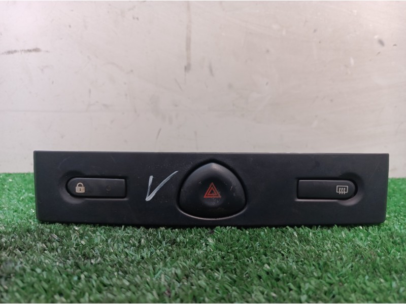 Recambio de warning para renault clio ii fase ii (b/cb0) dynamique referencia OEM IAM 8200071224 8200071224 8200071224