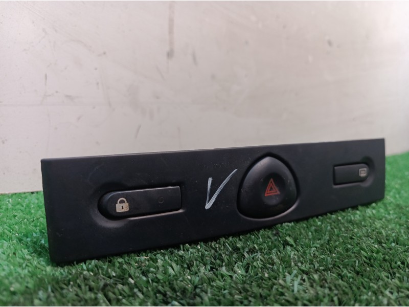 Recambio de warning para renault clio ii fase ii (b/cb0) dynamique referencia OEM IAM 8200071224 8200071224 8200071224