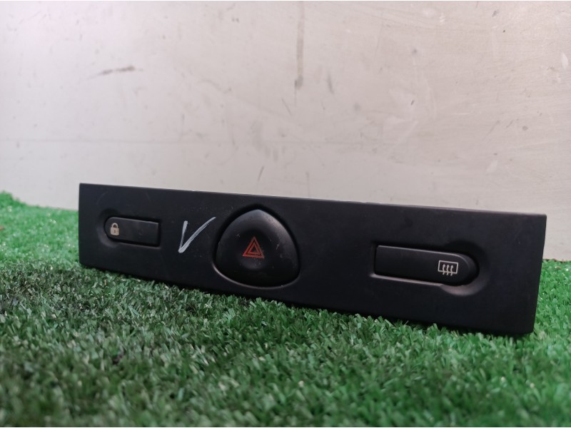 Recambio de warning para renault clio ii fase ii (b/cb0) dynamique referencia OEM IAM 8200071224 8200071224 8200071224