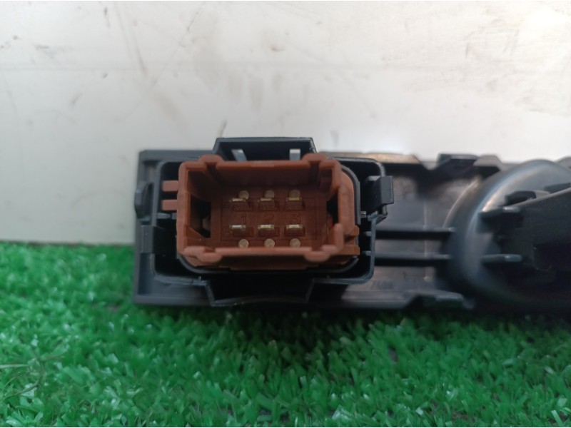 Recambio de warning para renault clio ii fase ii (b/cb0) dynamique referencia OEM IAM 8200071224 8200071224 8200071224