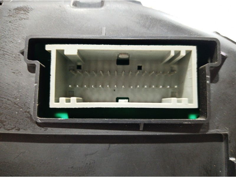 Recambio de cuadro instrumentos para renault megane ii berlina 5p referencia OEM IAM 8200399694 8200399694 8200399694