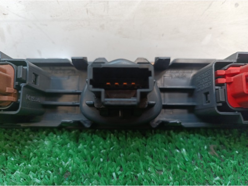 Recambio de warning para renault clio ii fase ii (b/cb0) dynamique referencia OEM IAM 8200071224 8200071224 8200071224