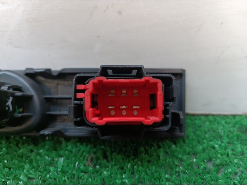 Recambio de warning para renault clio ii fase ii (b/cb0) dynamique referencia OEM IAM 8200071224 8200071224 8200071224