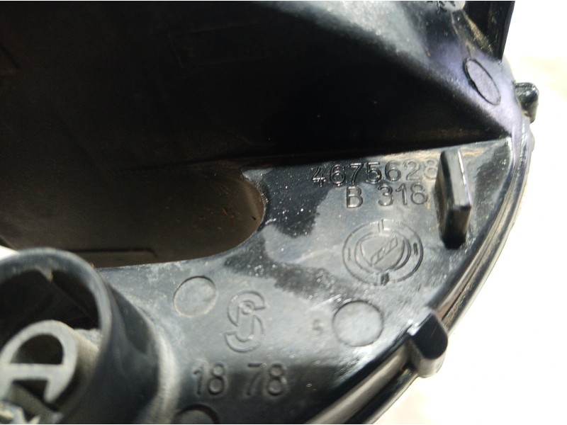 Recambio de faro antiniebla derecho para alfa romeo 147 (190) 1.9 jtd 120 collezione referencia OEM IAM 937A3000 46756280 467562