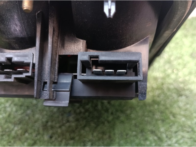 Recambio de piloto trasero derecho para volkswagen passat variant (315) referencia OEM IAM 333945107 333945107 333945259