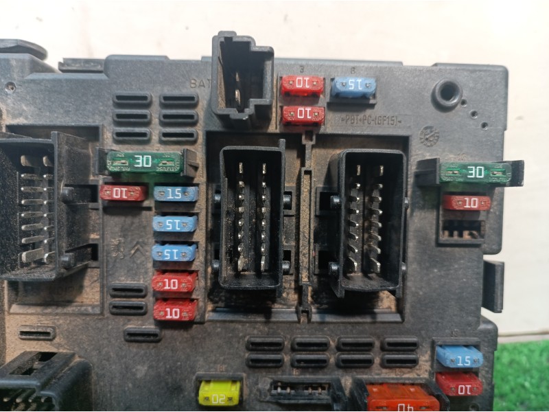 Recambio de caja reles / fusibles para peugeot 307 (s1) xr referencia OEM IAM 9650664080 9650664080 9650664080