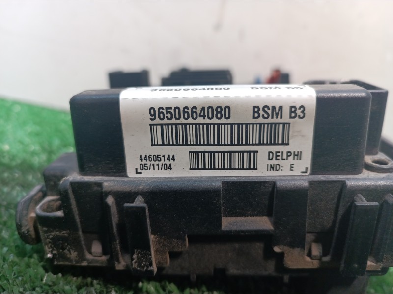 Recambio de caja reles / fusibles para peugeot 307 (s1) xr referencia OEM IAM 9650664080 9650664080 9650664080