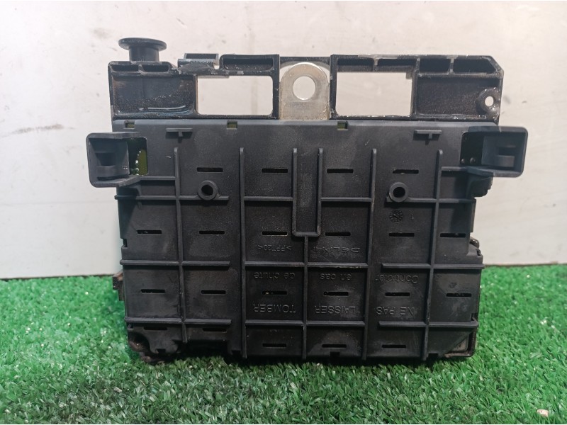 Recambio de caja reles / fusibles para peugeot 307 (s1) xr referencia OEM IAM 9650664080 9650664080 9650664080