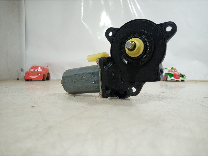 Recambio de motor elevalunas delantero derecho para ford fiesta (cbk) ambiente referencia OEM IAM 0130821939 0130821939 01308219