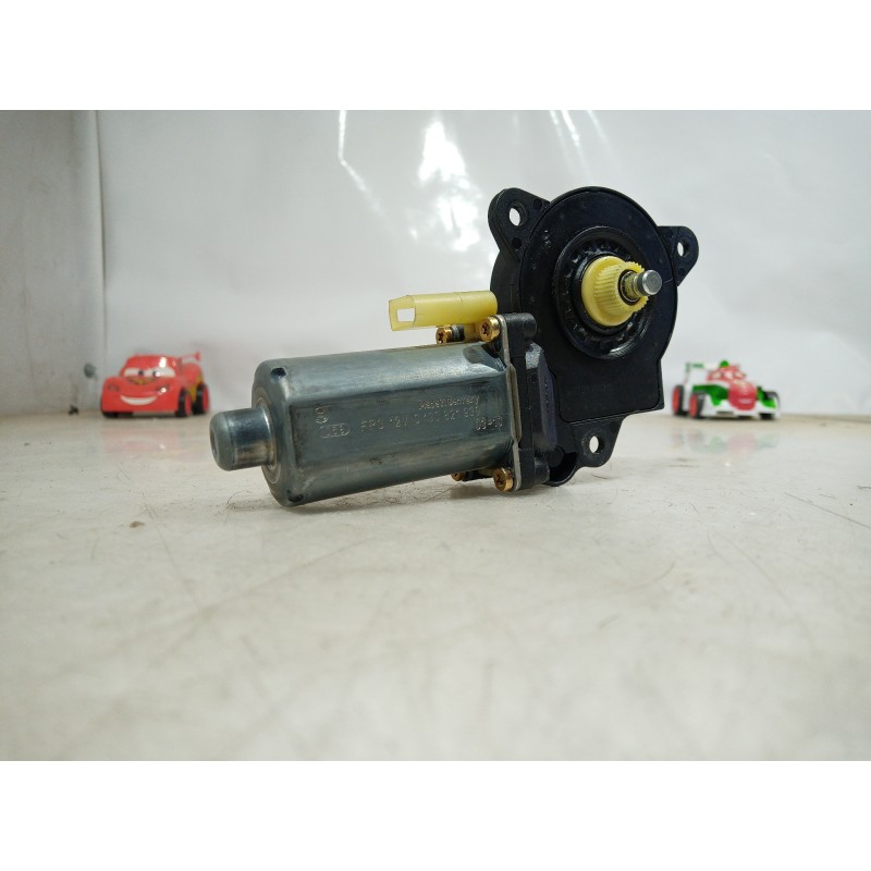 Recambio de motor elevalunas delantero derecho para ford fiesta (cbk) ambiente referencia OEM IAM 0130821939 0130821939 01308219