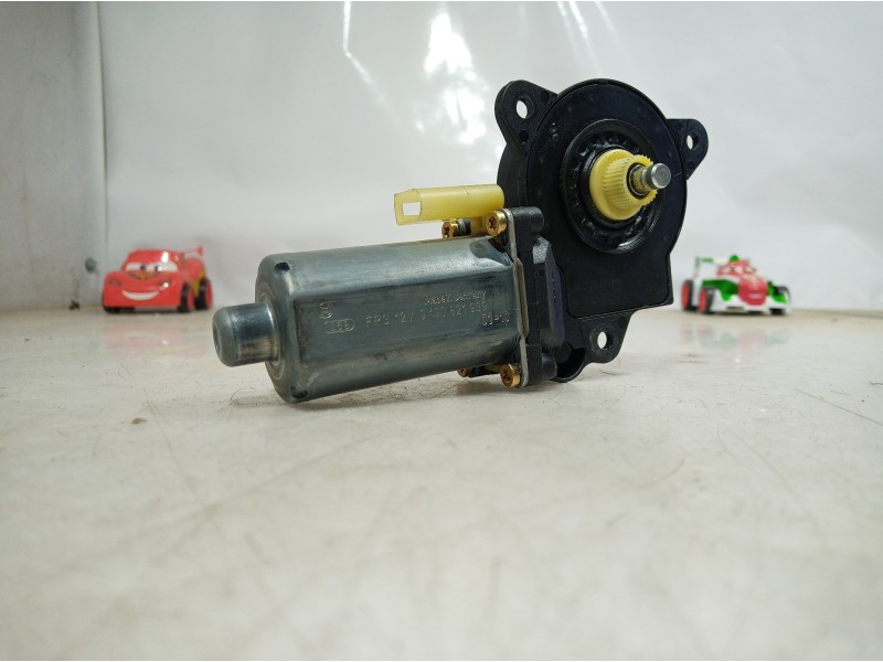 Recambio de motor elevalunas delantero derecho para ford fiesta (cbk) ambiente referencia OEM IAM 0130821939 0130821939 01308219