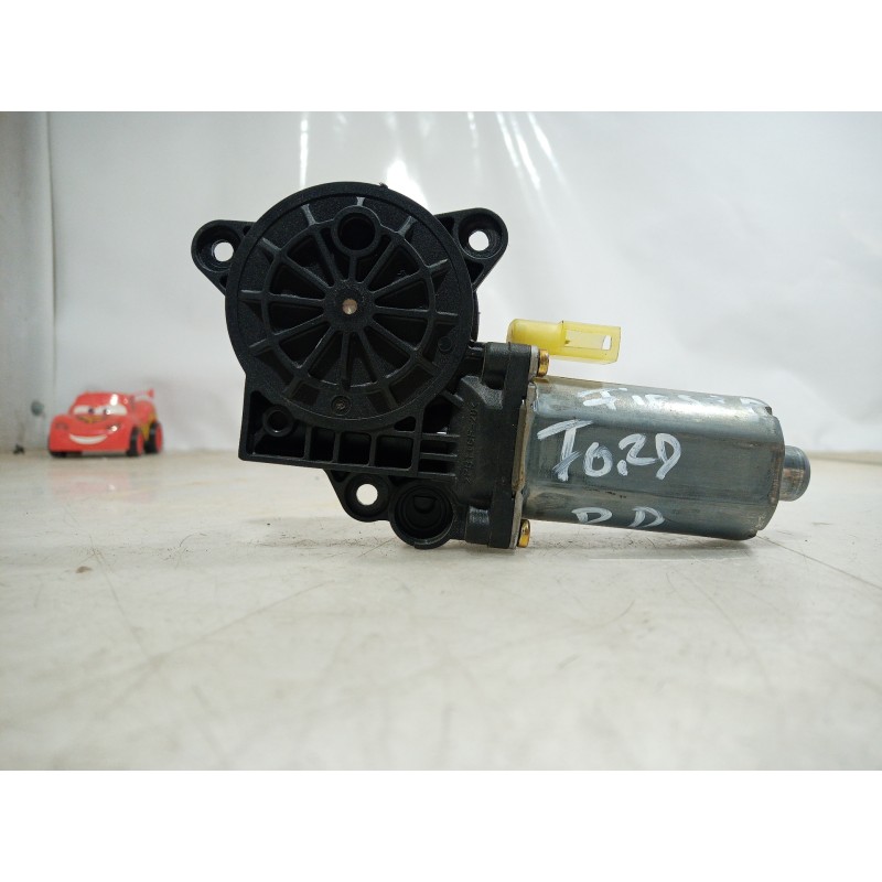 Recambio de motor elevalunas delantero derecho para ford fiesta (cbk) ambiente referencia OEM IAM 0130821939 0130821939 01308219