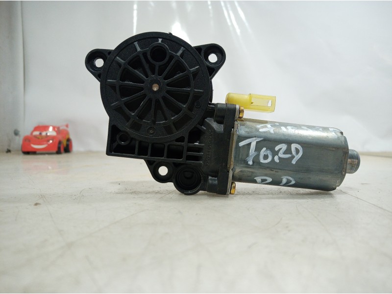 Recambio de motor elevalunas delantero derecho para ford fiesta (cbk) ambiente referencia OEM IAM 0130821939 0130821939 01308219