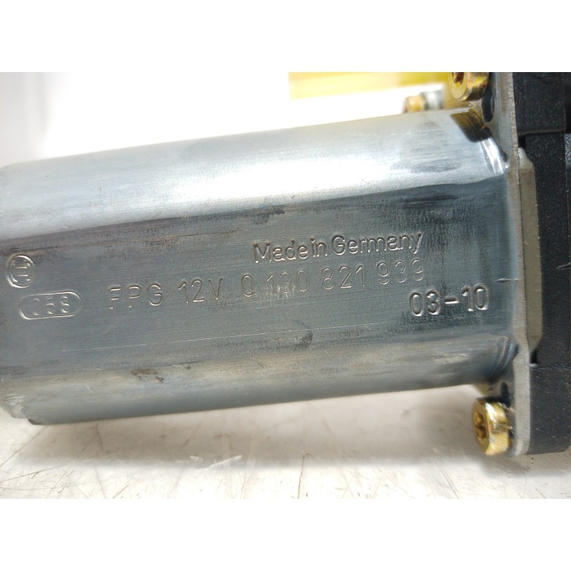 Recambio de motor elevalunas delantero derecho para ford fiesta (cbk) ambiente referencia OEM IAM 0130821939 0130821939 01308219