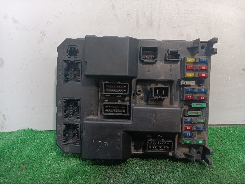 Recambio de caja reles / fusibles para peugeot 307 (s1) xr referencia OEM IAM 9651197580A 9651197580A 9651196880A