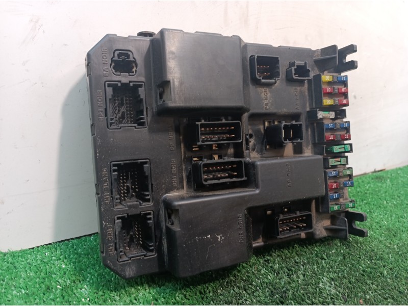 Recambio de caja reles / fusibles para peugeot 307 (s1) xr referencia OEM IAM 9651197580A 9651197580A 9651196880A