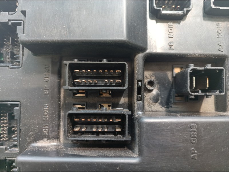 Recambio de caja reles / fusibles para peugeot 307 (s1) xr referencia OEM IAM 9651197580A 9651197580A 9651196880A