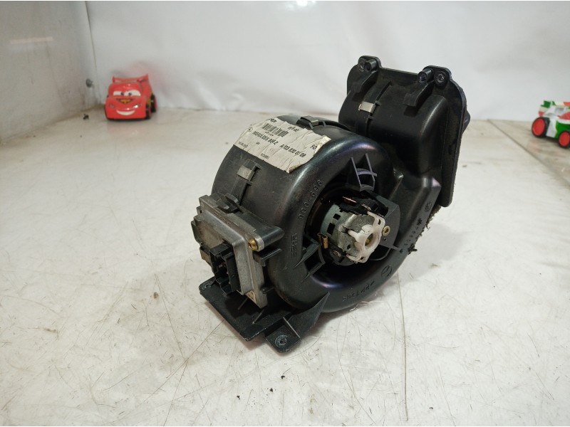 Recambio de ventilador calefaccion para mercedes-benz clase clk (w209) coupe 320 cdi (209.320) referencia OEM IAM A2038300308 A2