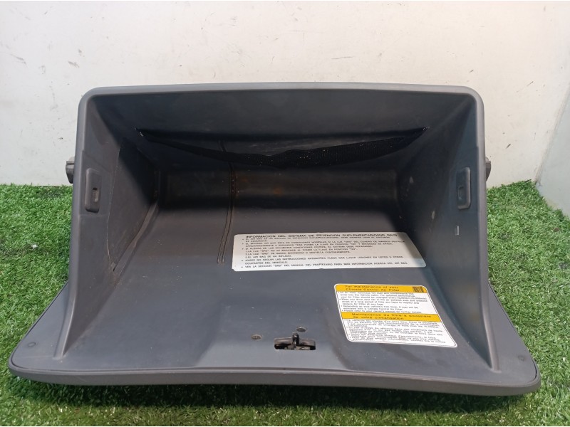 Recambio de guantera para hyundai tucson (jm) 2,0 classic 4x2 referencia OEM IAM 845112E000 845112E000 845112E000