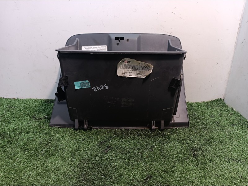 Recambio de guantera para hyundai tucson (jm) 2,0 classic 4x2 referencia OEM IAM 845112E000 845112E000 845112E000