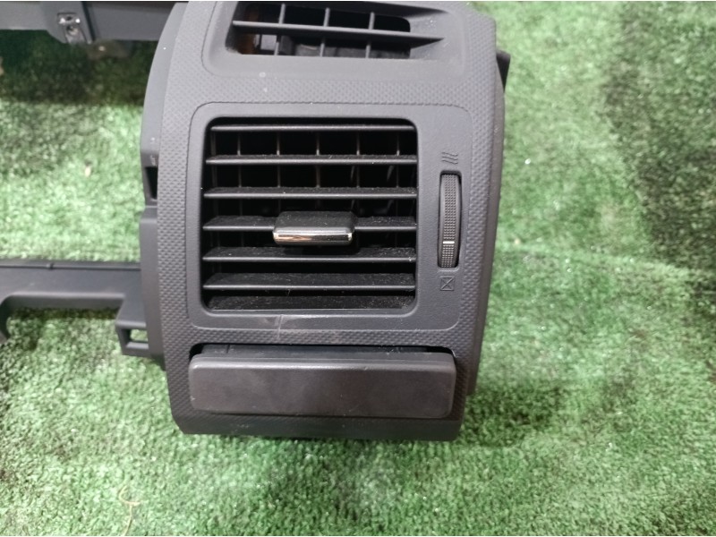 Recambio de salpicadero para toyota auris luna+ referencia OEM IAM 5595102150 5595102150 5595102150