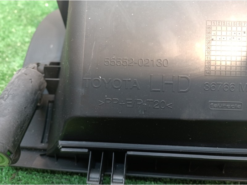 Recambio de guantera para toyota auris luna+ referencia OEM IAM 5555202130 5555202130 5555202130