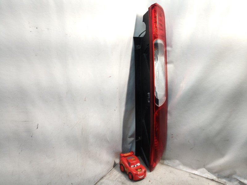 Recambio de piloto trasero derecho para ford focus berlina (cap) 2.0 tdci cat referencia OEM IAM 4M5113404A 4M5113404A 4M5113404