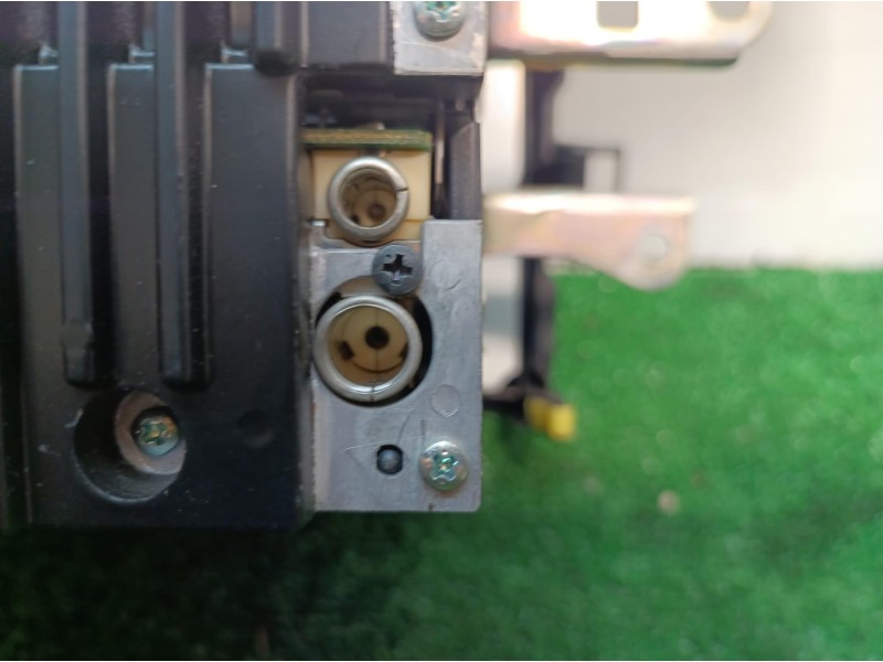 Recambio de sistema audio / radio cd para toyota auris luna+ referencia OEM IAM 8612002510 8612002510 1220008890B101