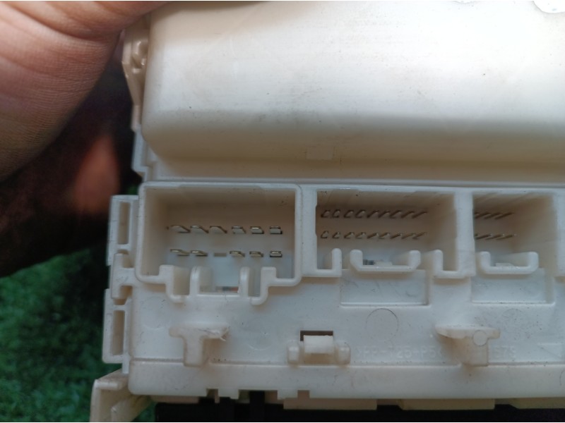 Recambio de caja reles / fusibles para fiat panda (169) 1.2 8v alessi referencia OEM IAM 8273002150A 8273002150A 74700211