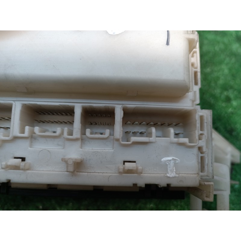 Recambio de caja reles / fusibles para fiat panda (169) 1.2 8v alessi referencia OEM IAM 8273002150A 8273002150A 74700211