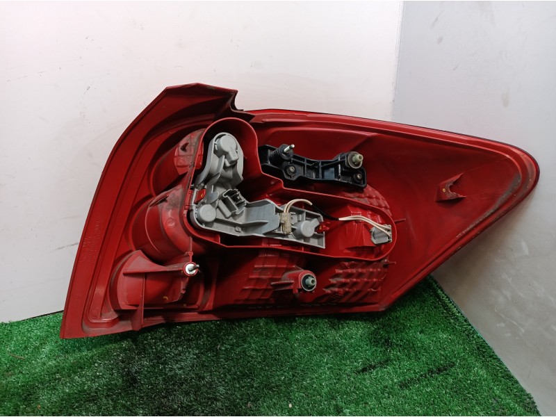 Recambio de piloto trasero izquierdo para toyota auris luna+ referencia OEM IAM   