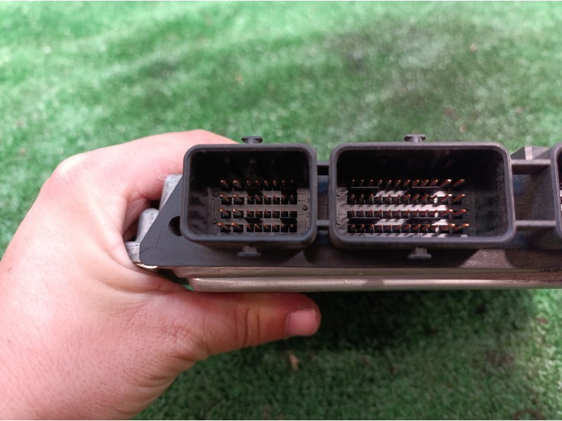 Recambio de centralita motor uce para renault scenic ii authentique referencia OEM IAM 8200527725 8200527725 0281012589